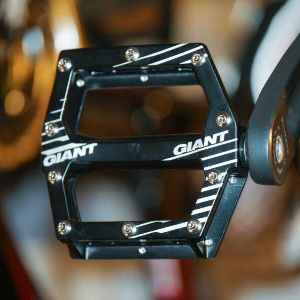 پدال دوچرخه جاینت مدل Giant original mtb pedal Sport - بازرگانی اسماعیلی (www.esmeilitrading.com)